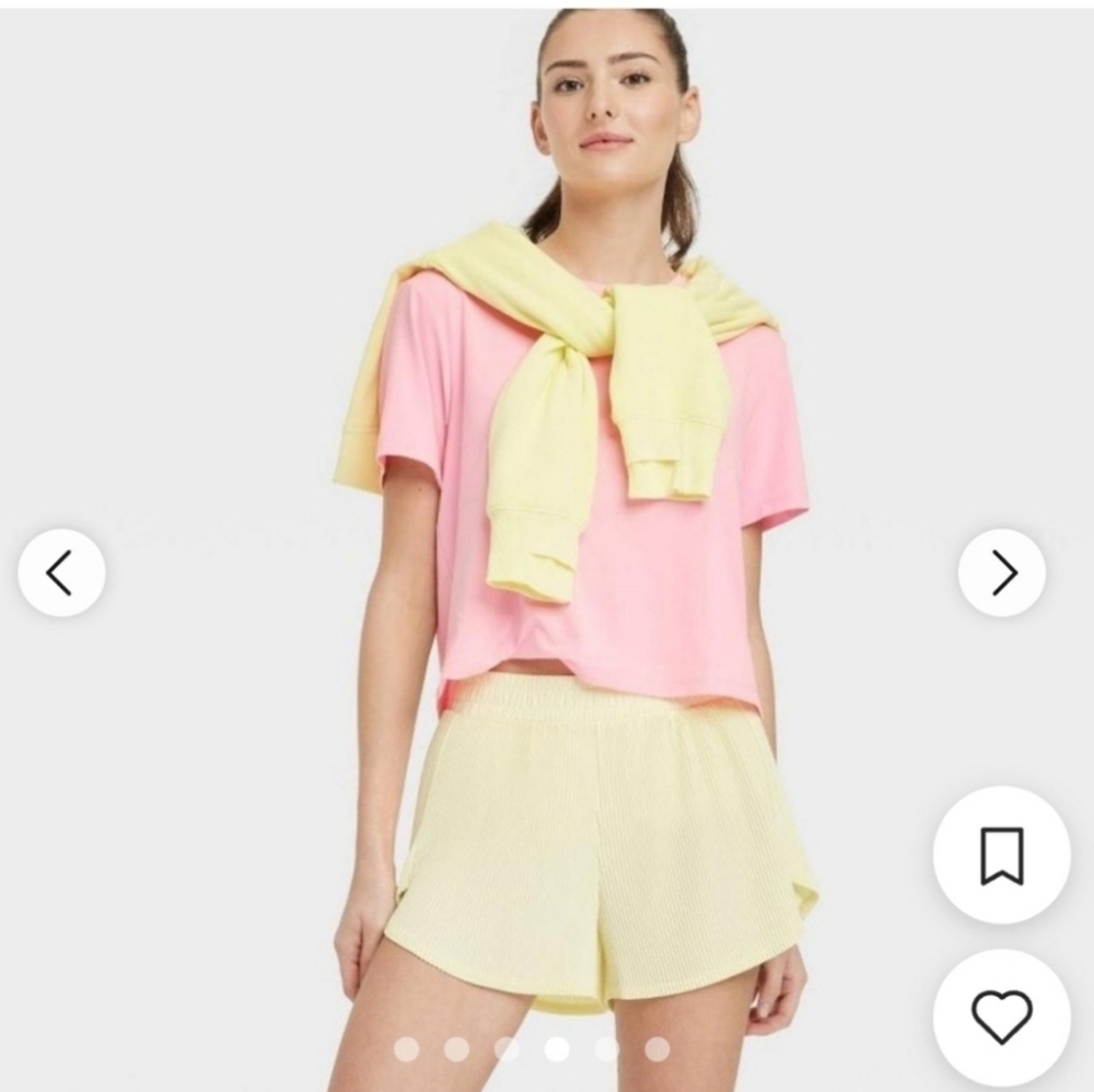All in Motion Women'sYellow Mid Rise Pleated Shorts Size XS